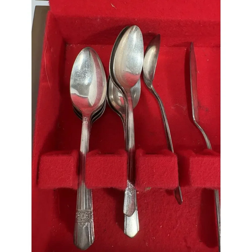 32 Piece Oneida S.L.& G.H.ROGERS CO SILVER Plate‎ Set W/Case & Certificate READ*